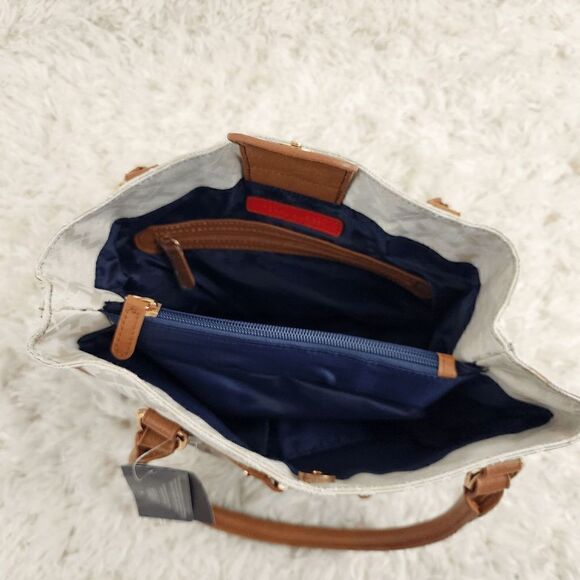 NWT Tommy Hilfigeer Women Handbag Shoulder Logo NWT - Picture 5 of 6